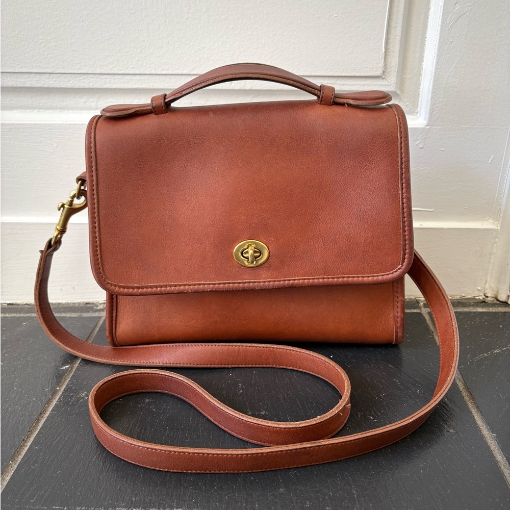 Vintage Coach Court Bag 9870 British Tan Glove Tanned Leather Crossbody Hangtag